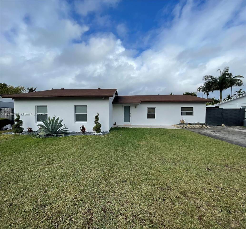 7304 134th Ct - Photo 1