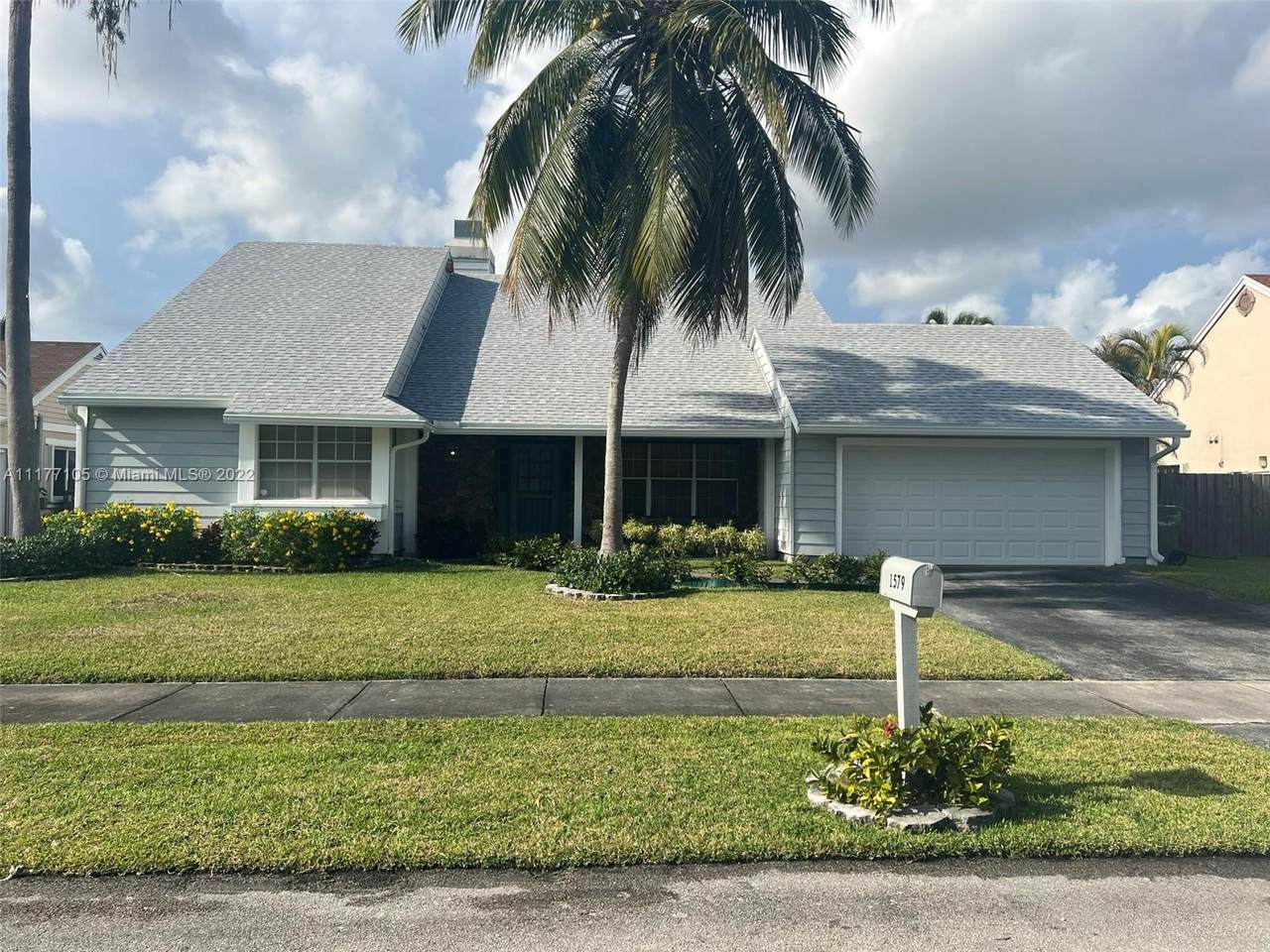 1579 Goldeneye Ln - Photo 1