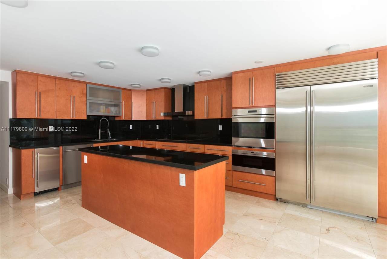 400 Pointe Dr - Photo 1