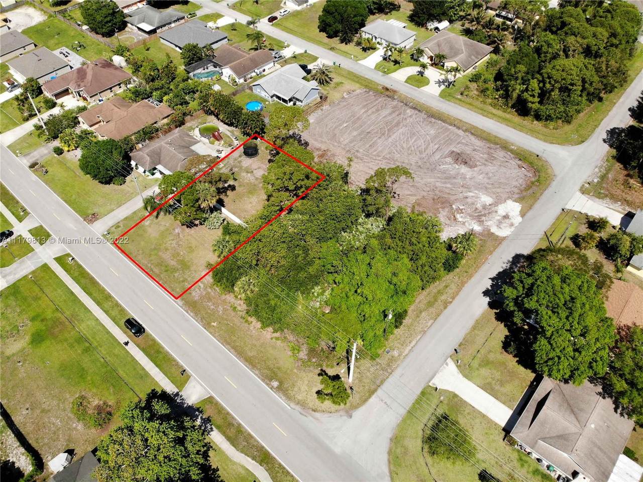 1052 Bayshore Blvd - Photo 1
