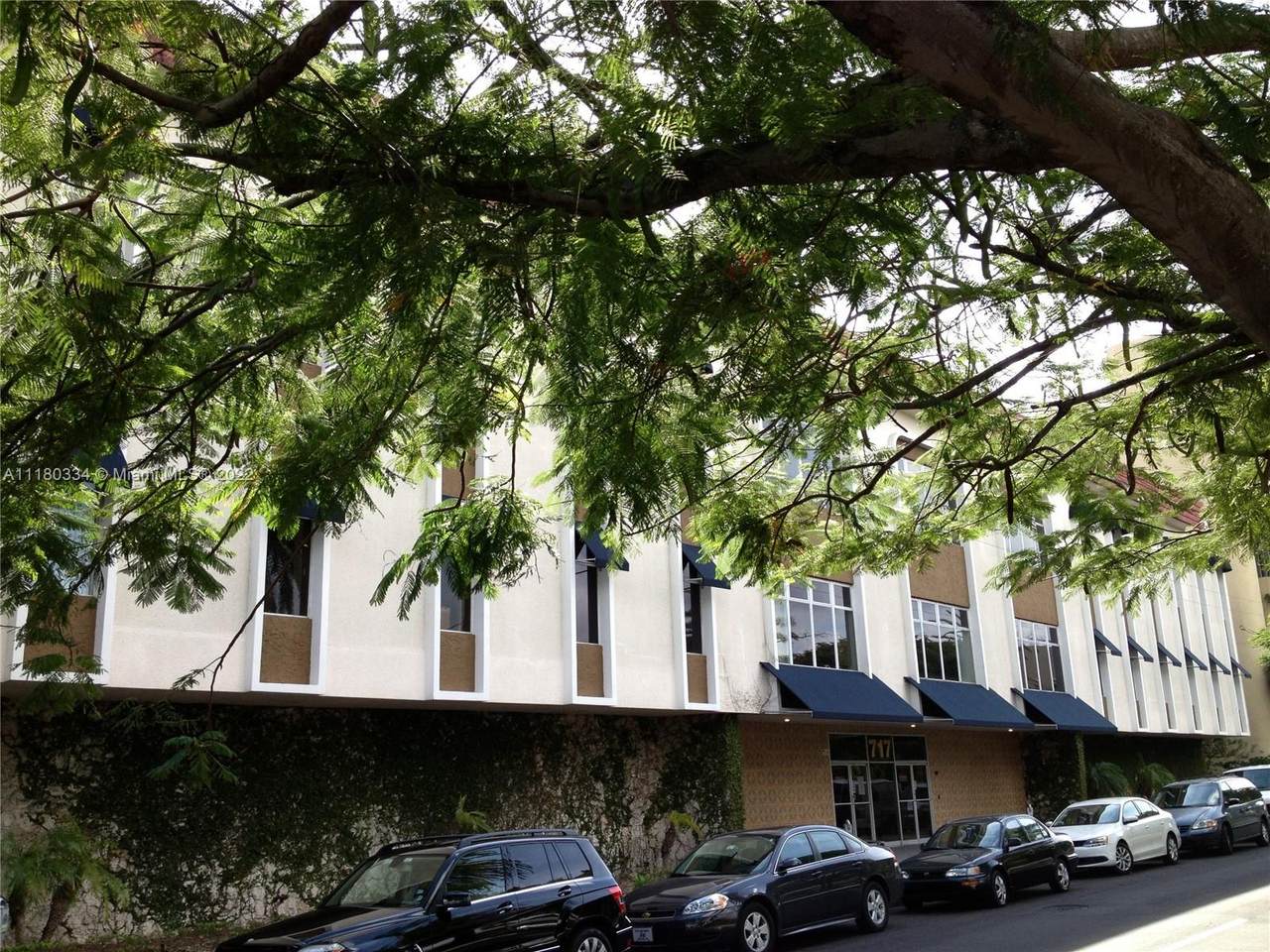 717 Ponce De Leon Blvd - Photo 1