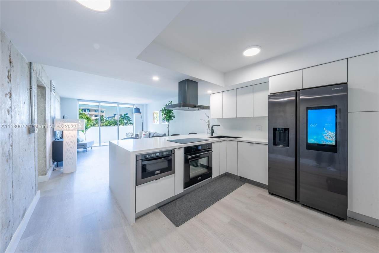 5 Island Ave - Photo 1
