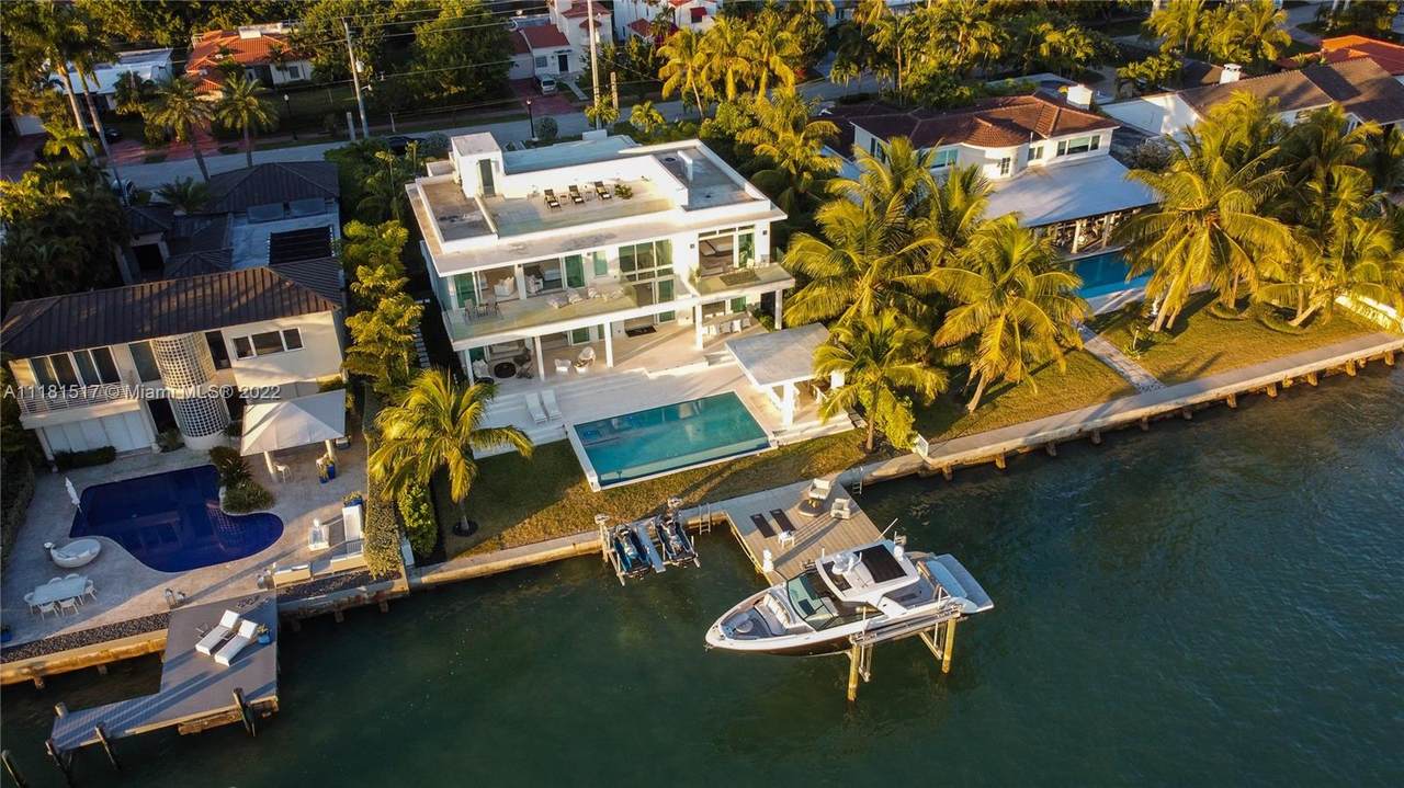 1776 Bay Dr - Photo 1