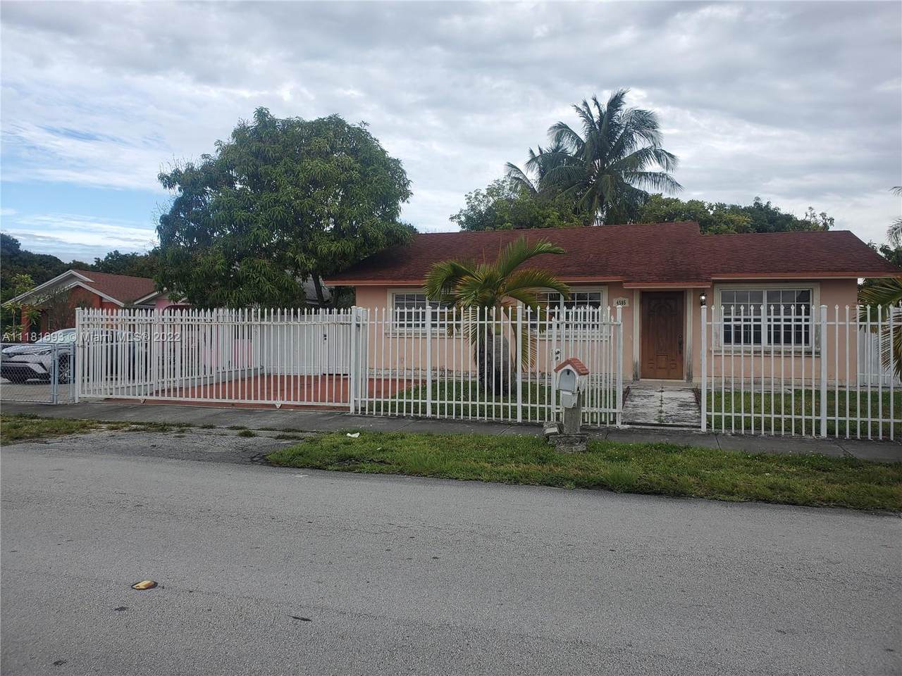 4505 156 ST - Photo 1