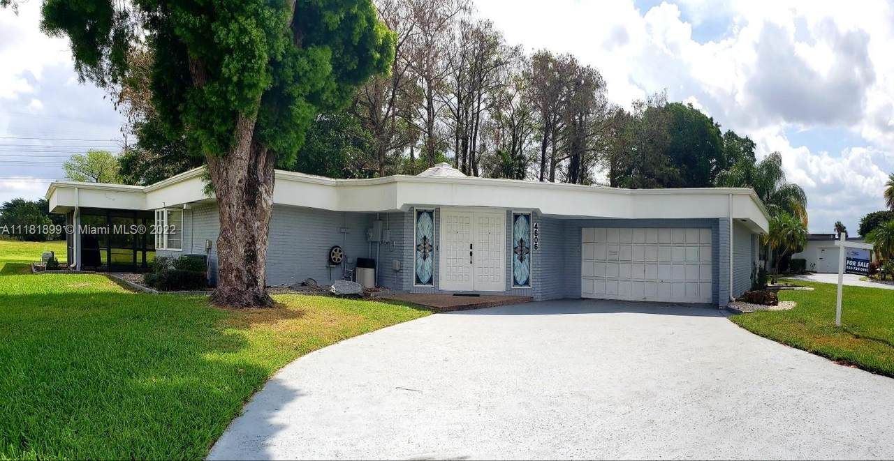 4606 King Palm Dr - Photo 1