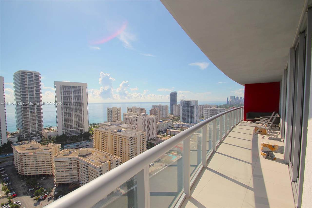 2600 Hallandale Beach Blvd - Photo 1