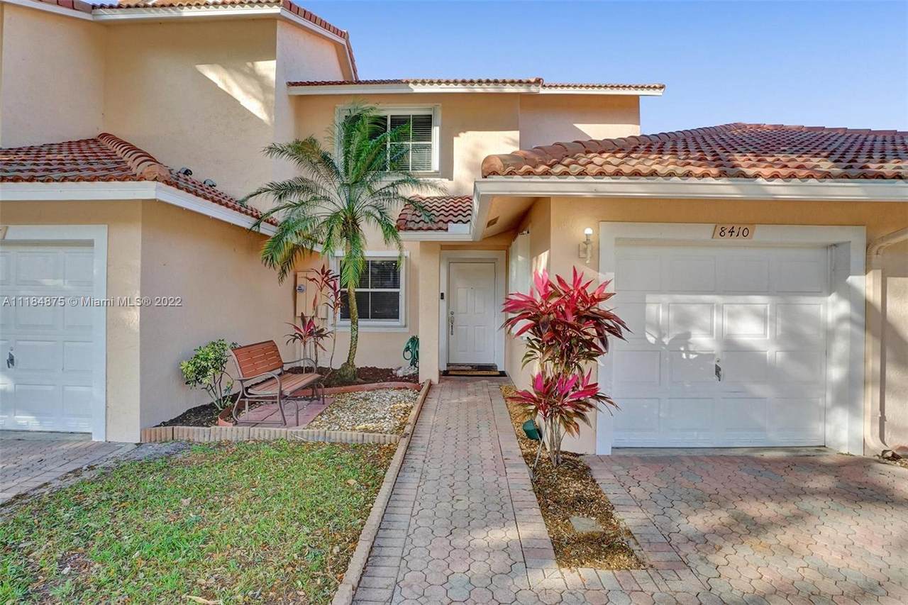 8410 40th Ct - Photo 1