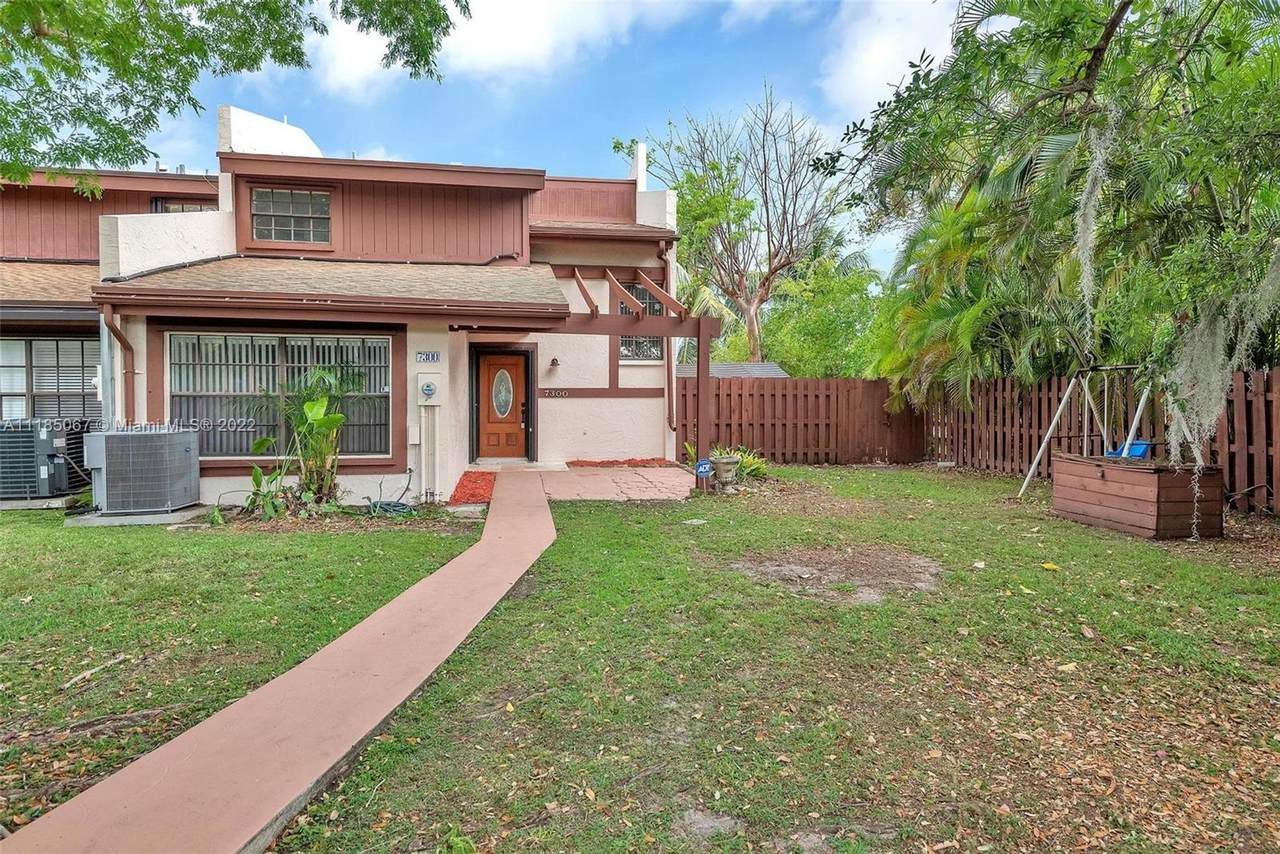 7300 148th Ct - Photo 1