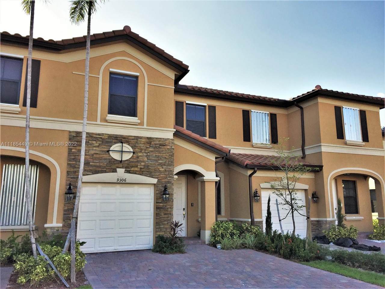 9306 34th Ct - Photo 1