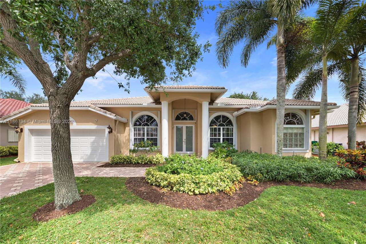 3998 89th Way - Photo 1