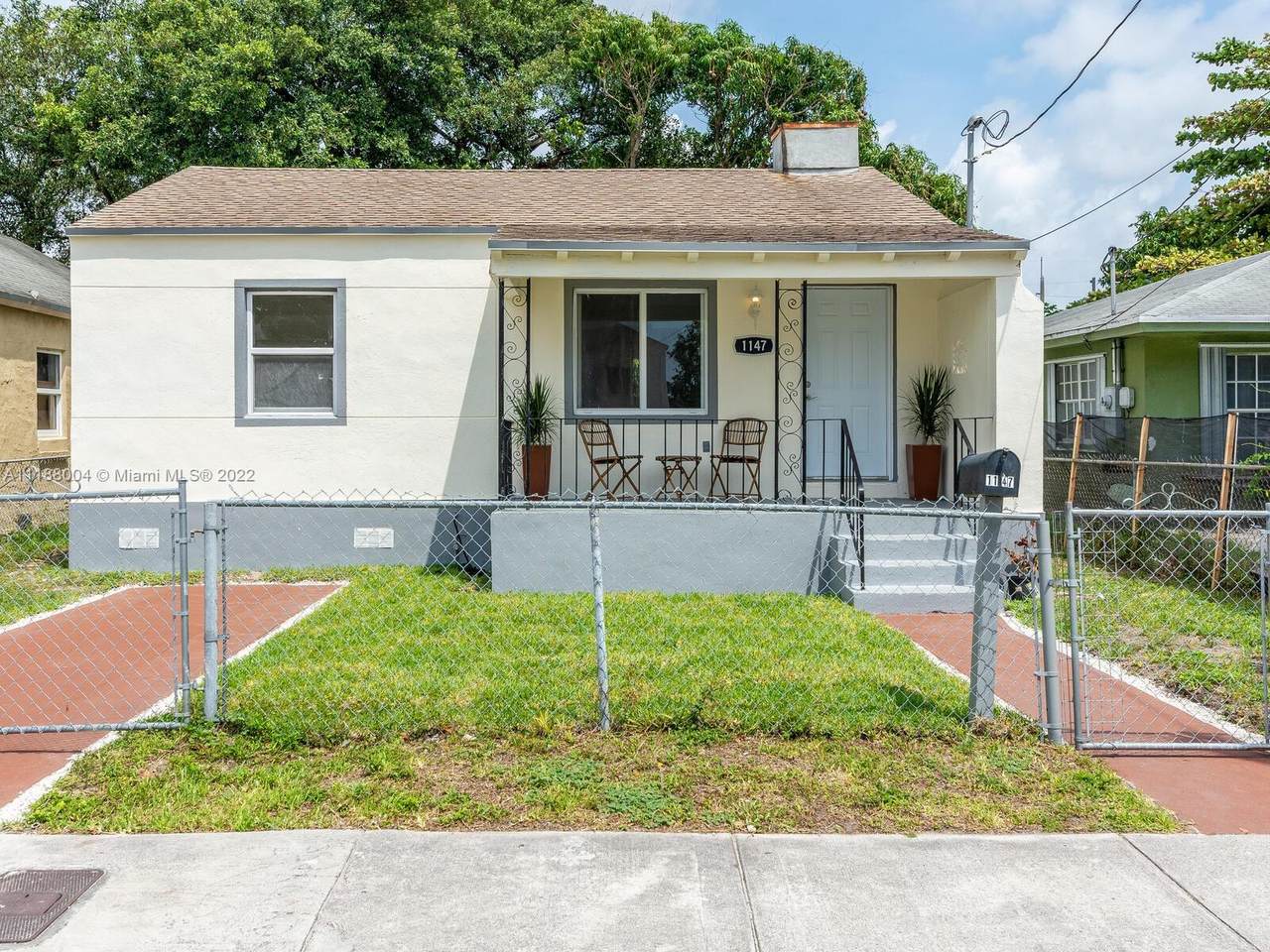 1147 65th St - Photo 1