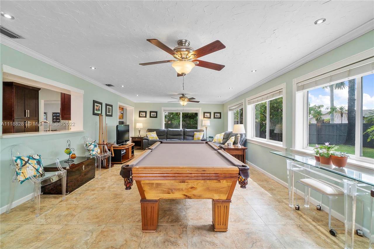 13437 43rd Ln - Photo 1