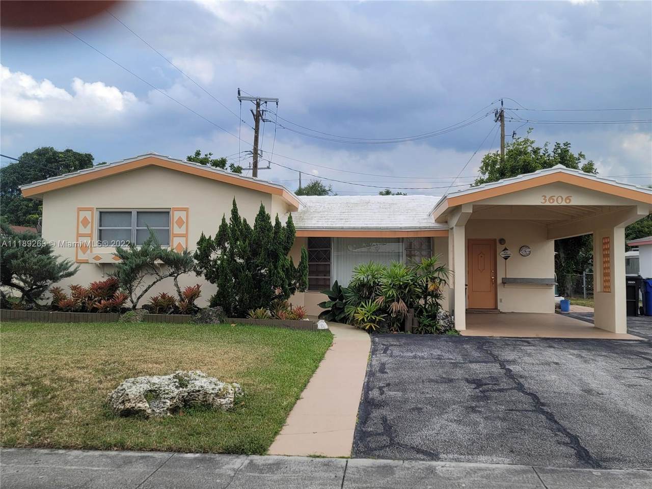 3606 32nd St - Photo 1