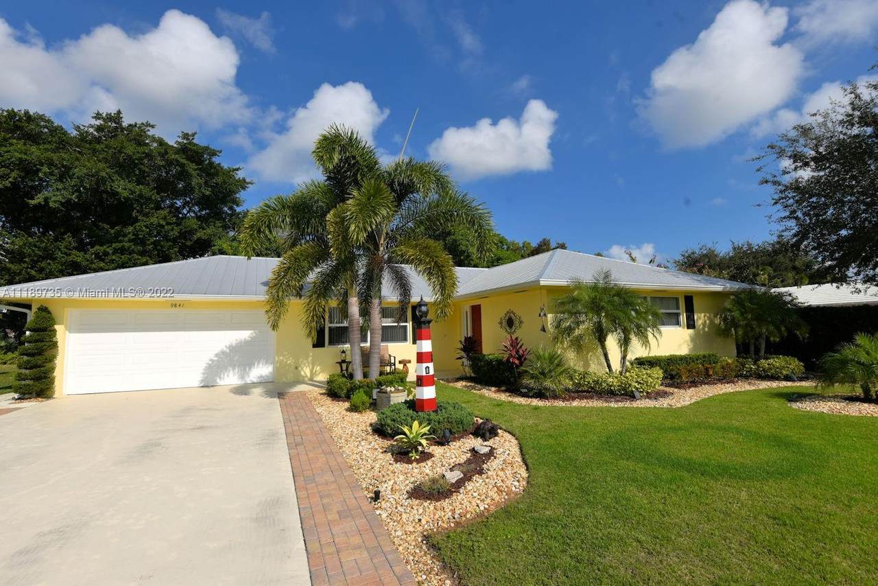 9841 Little Club Way N - Photo 1