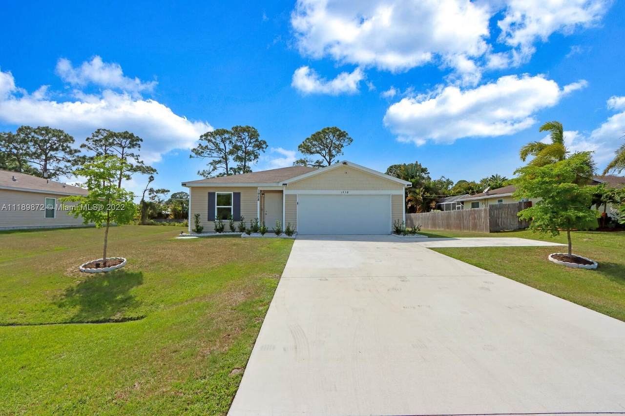 1958 Floresta Dr - Photo 1
