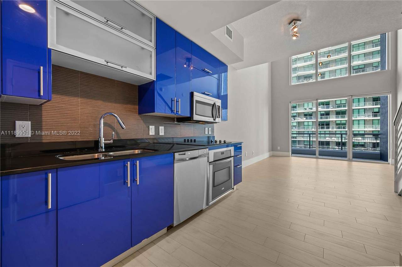 60 13th St - Photo 1
