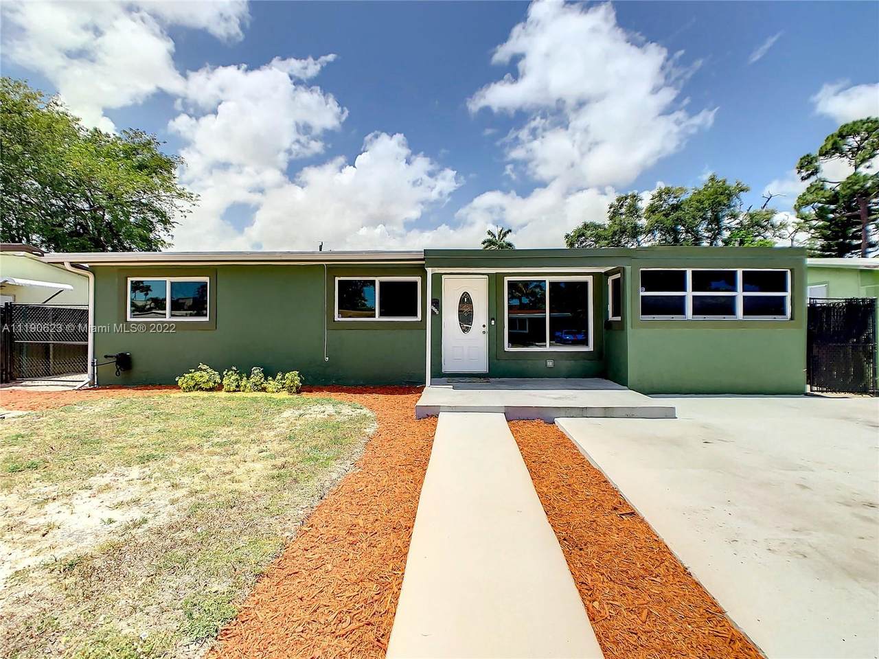 1113 22nd Ave - Photo 1