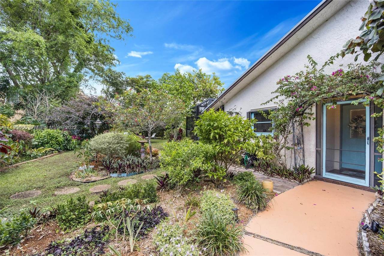 598 29th Ave - Photo 1