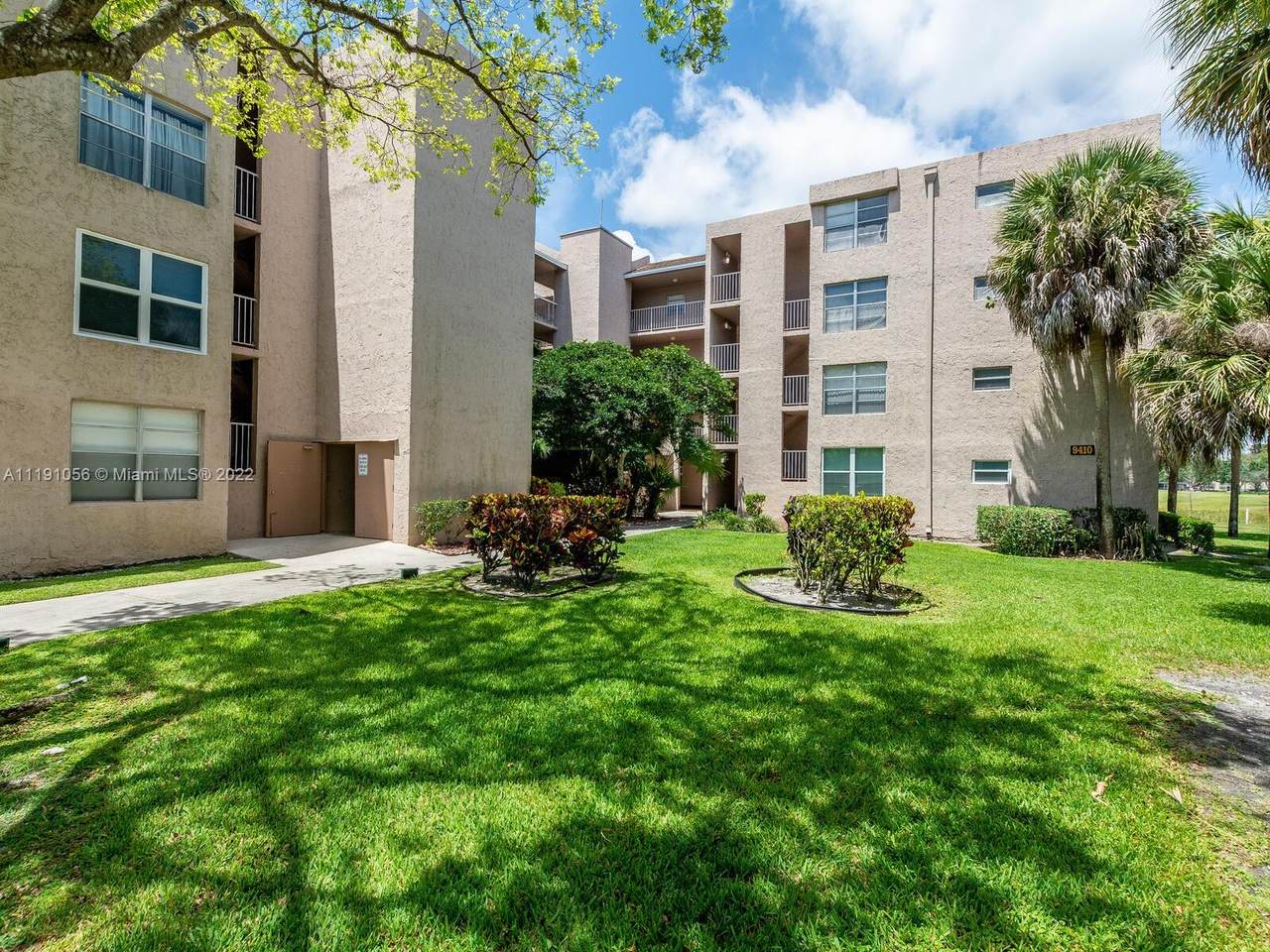 9410 Tangerine Pl - Photo 1