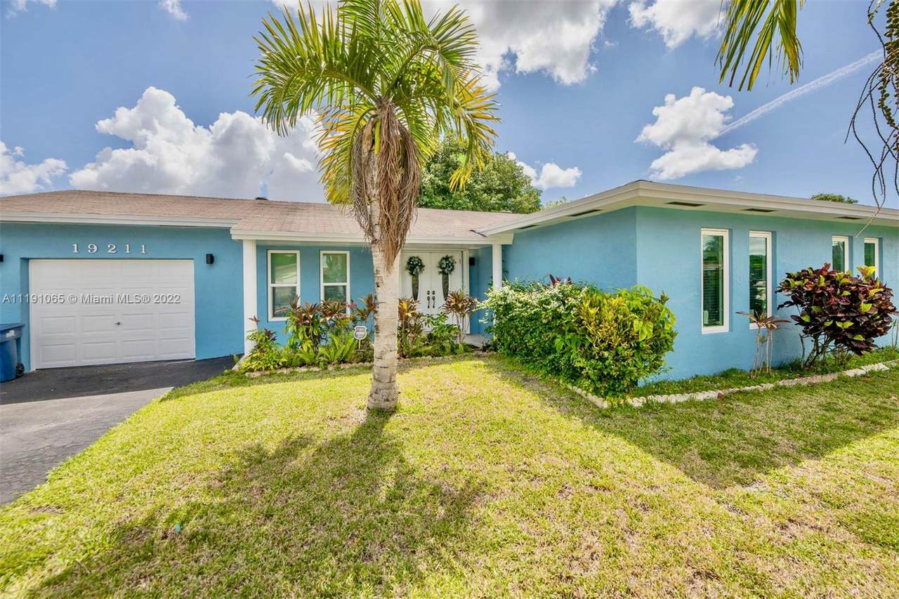 19211 19th Ave - Photo 1