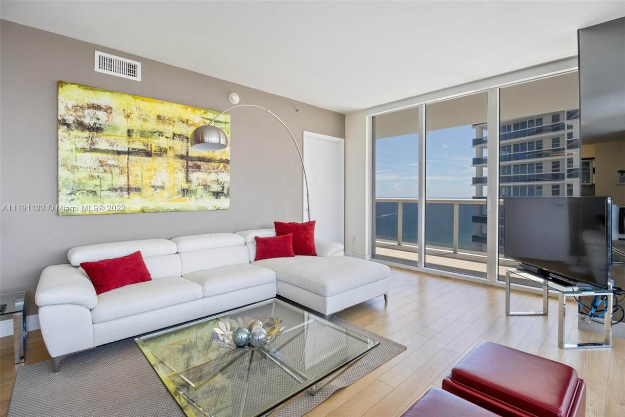 1830 Ocean Dr - Photo 1
