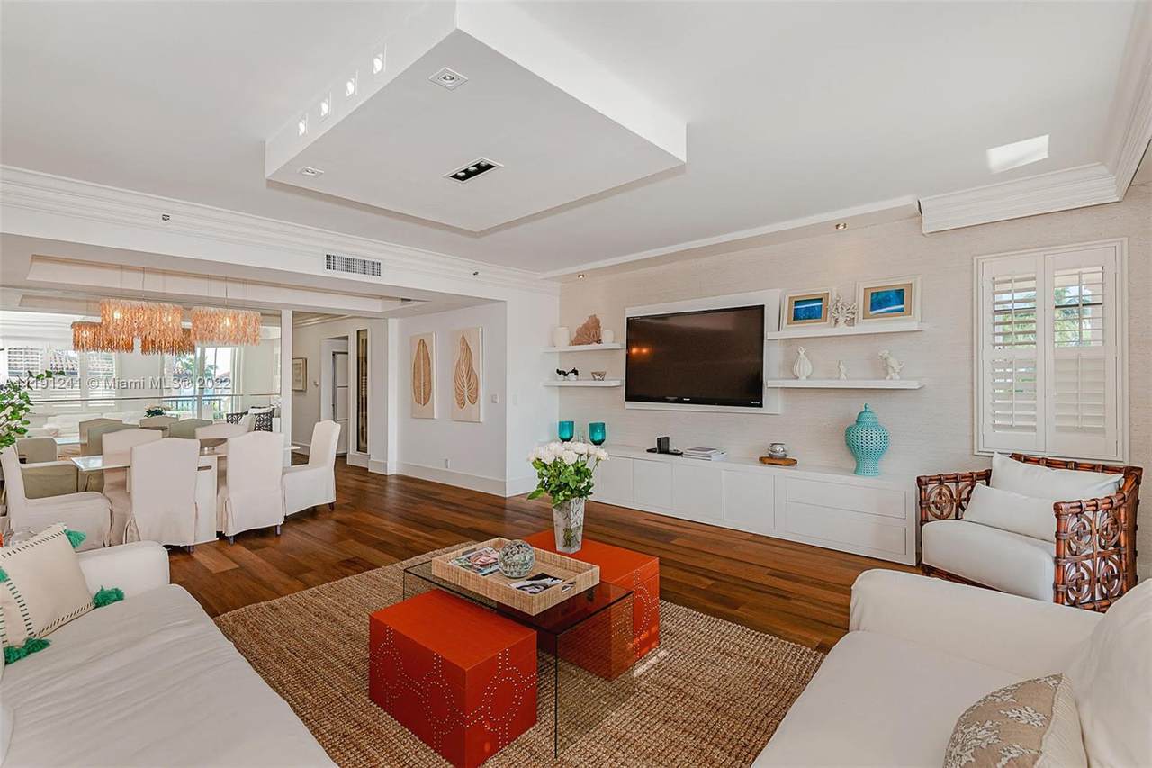 19123 Fisher Island Dr - Photo 1