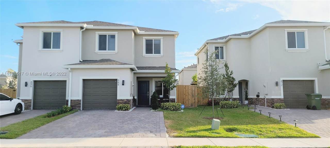 884 16th Ct - Photo 1