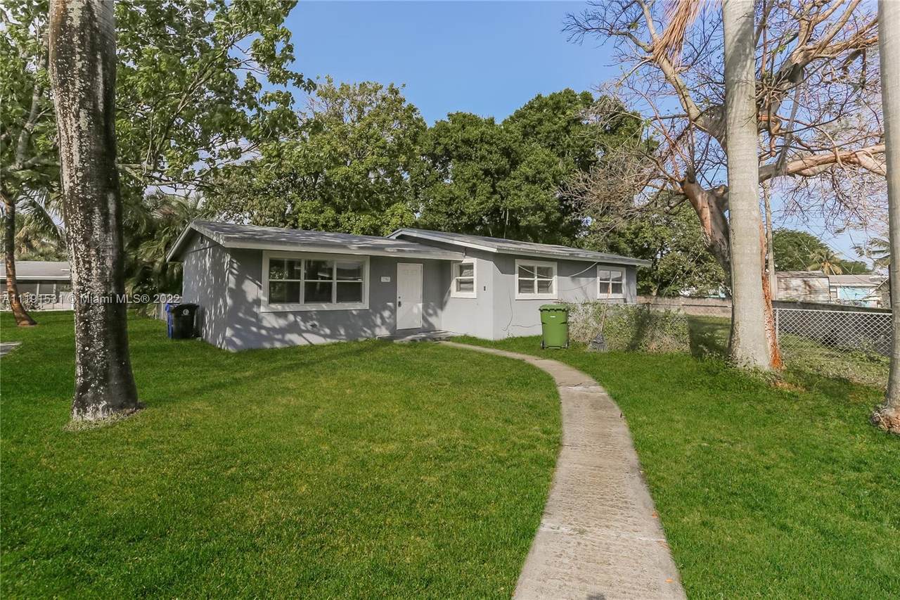 1706 13th Ave - Photo 1