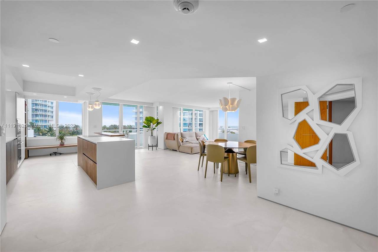 400 Pointe Dr - Photo 1