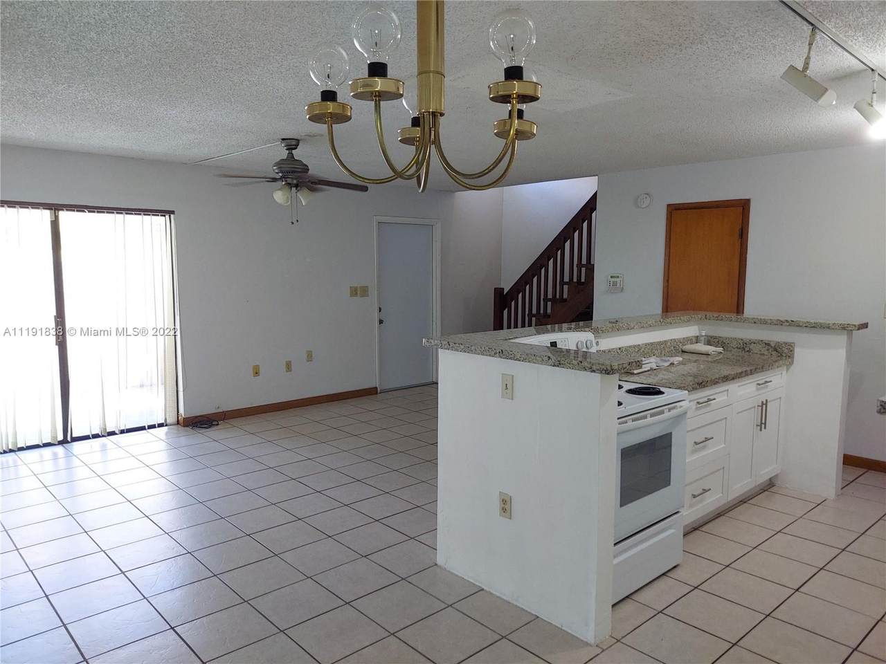 15842 90th Ct - Photo 1