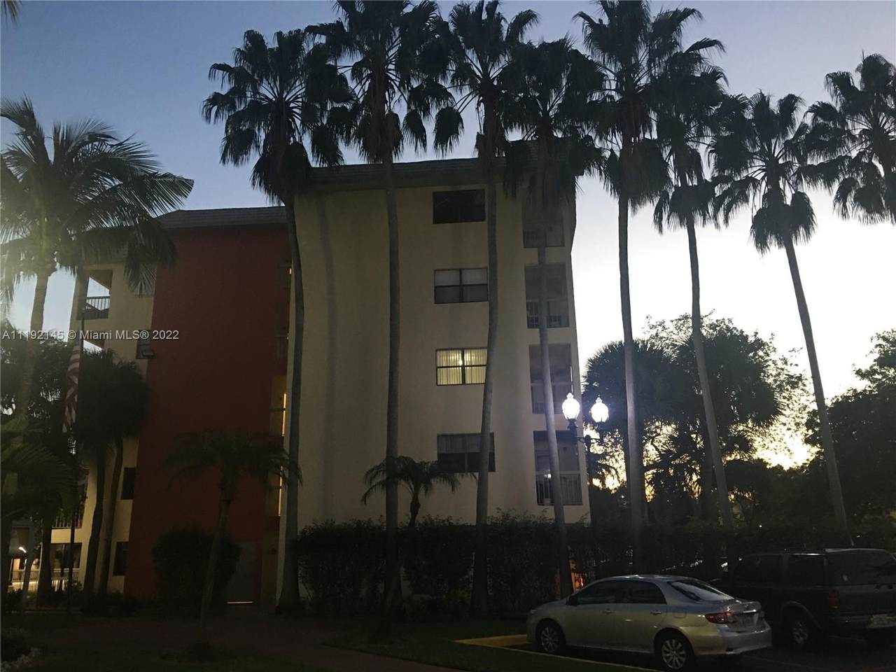 8160 Geneva Ct - Photo 1
