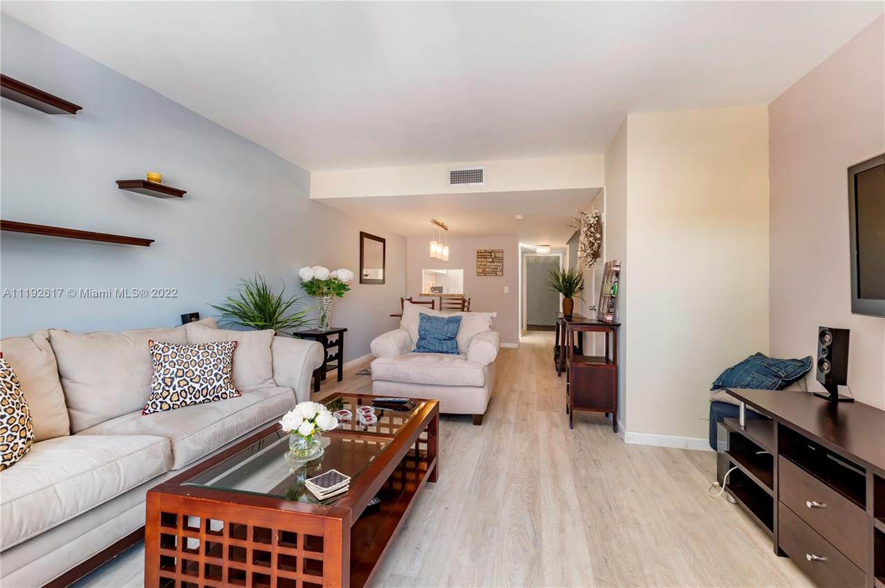 4600 67 Ave - Photo 1