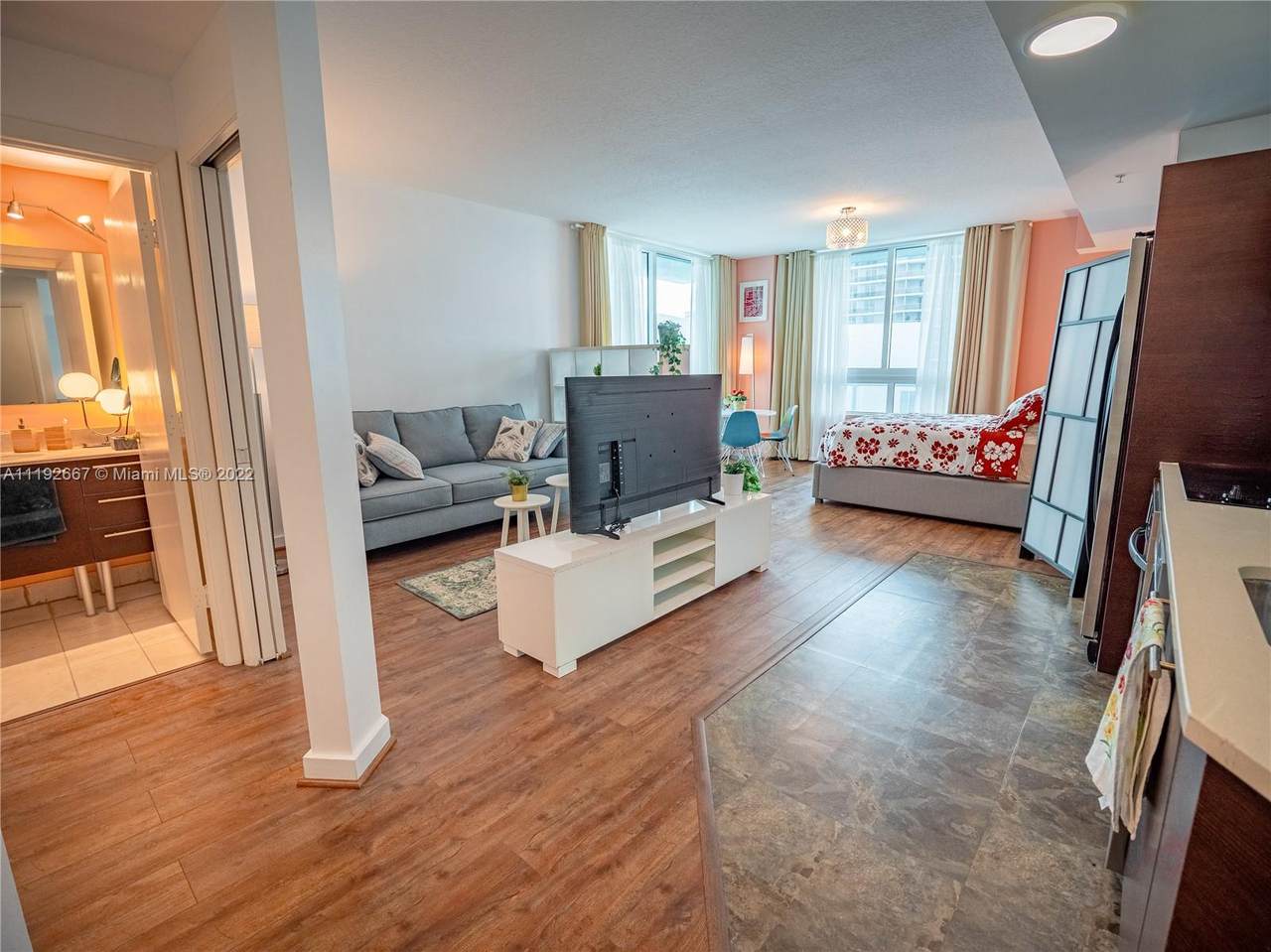 1900 Bayshore Dr - Photo 1