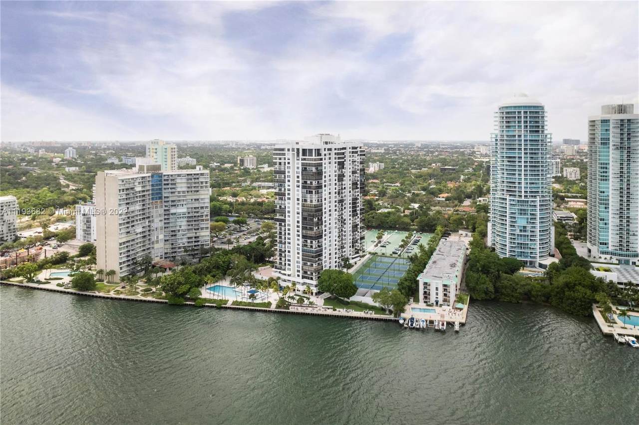 2333 Brickell Ave - Photo 1