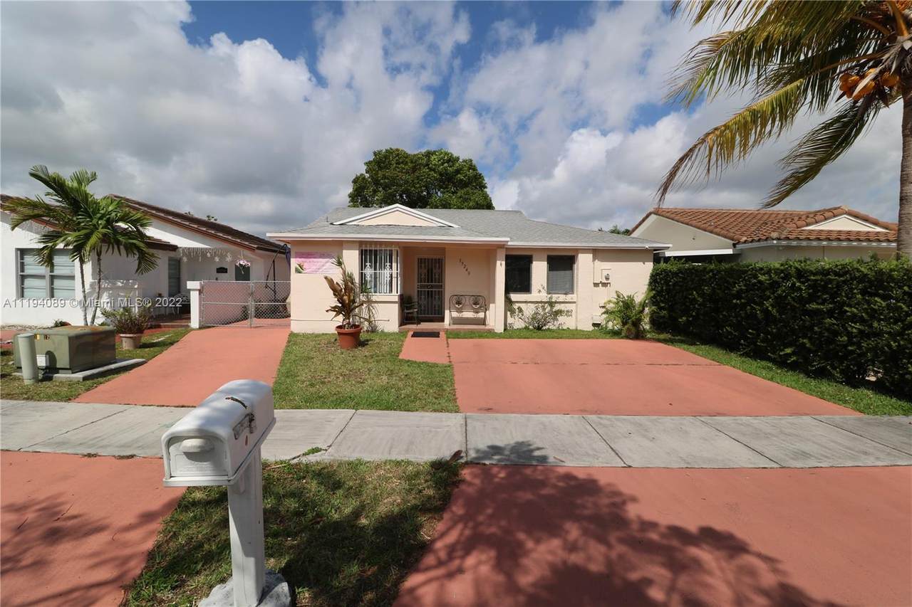 19240 124th Ct - Photo 1