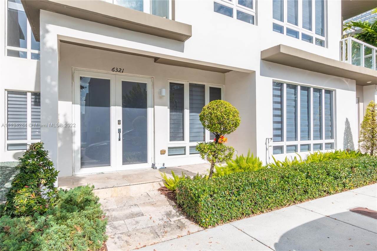 6321 105th Ct - Photo 1