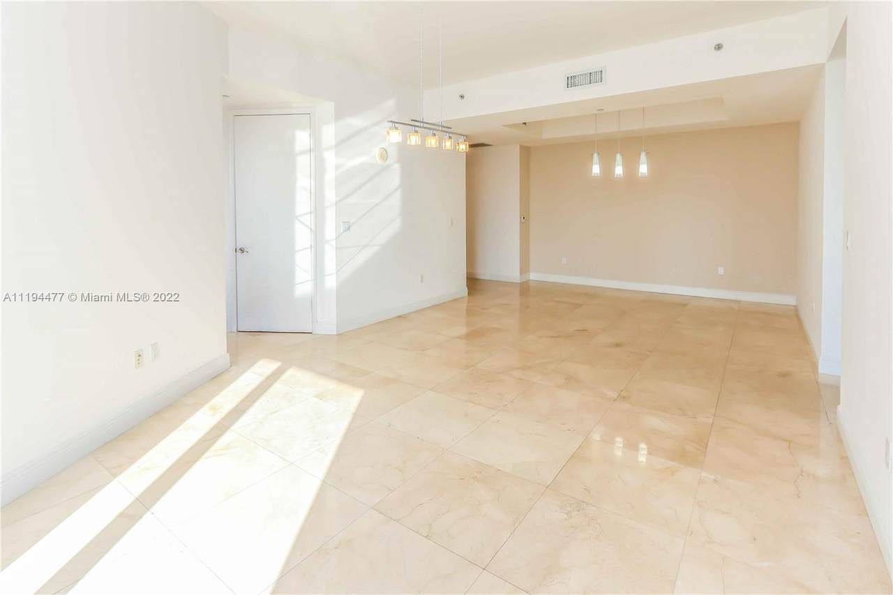 15901 Collins Ave - Photo 1