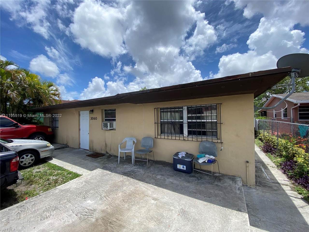 3060 93rd St - Photo 1