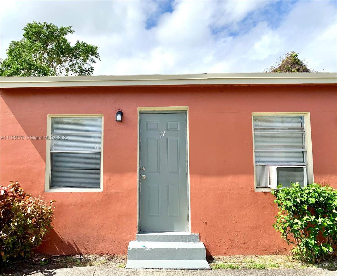 2321 Adams St - Photo 1