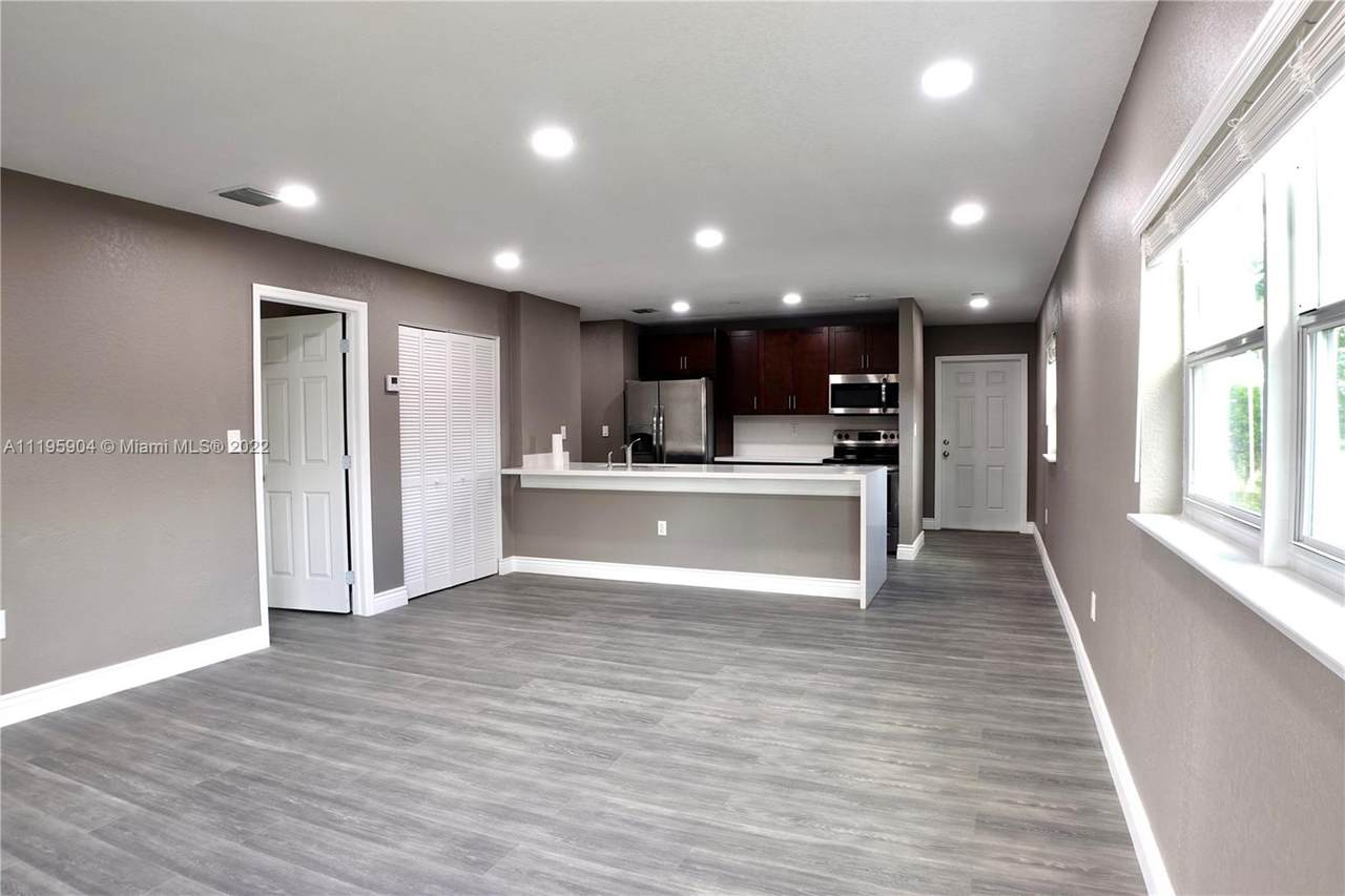 21331 40th Circle Ct - Photo 1
