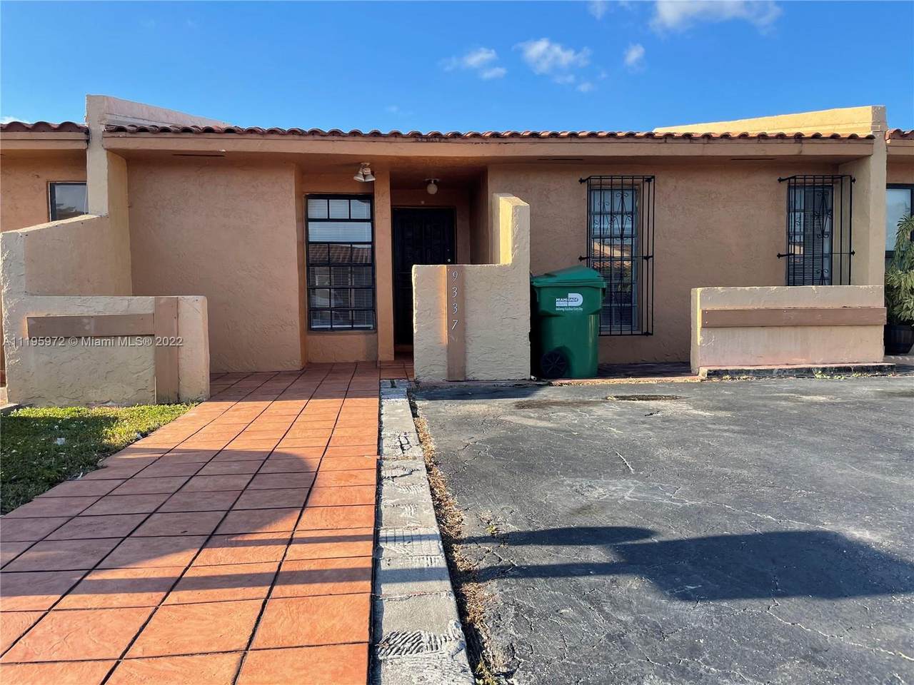 9337 5th Ln - Photo 1