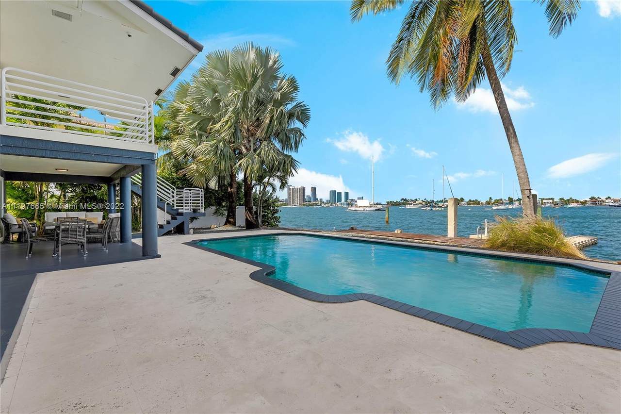 297 Coconut Ln - Photo 1