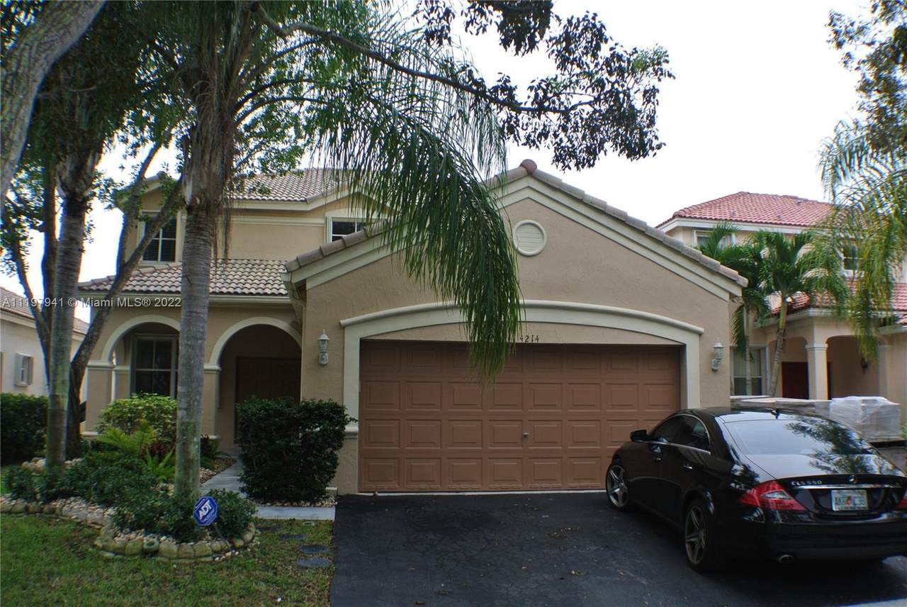 4214 Sabal Ridge Cir - Photo 1