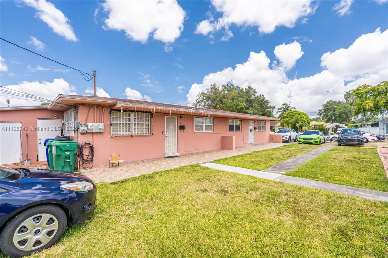 30 56th Ct - Photo 1