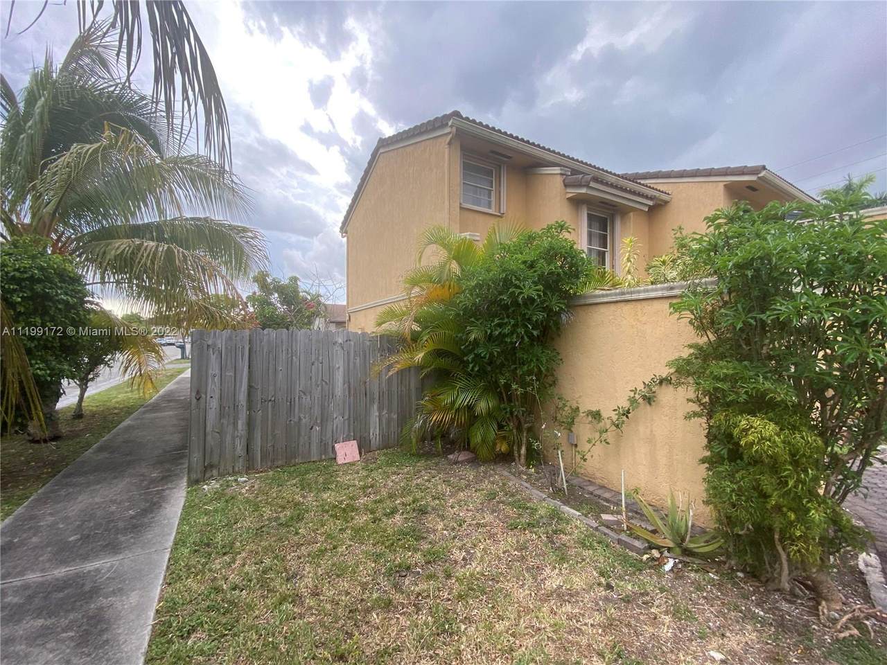 5622 130th Pl - Photo 1
