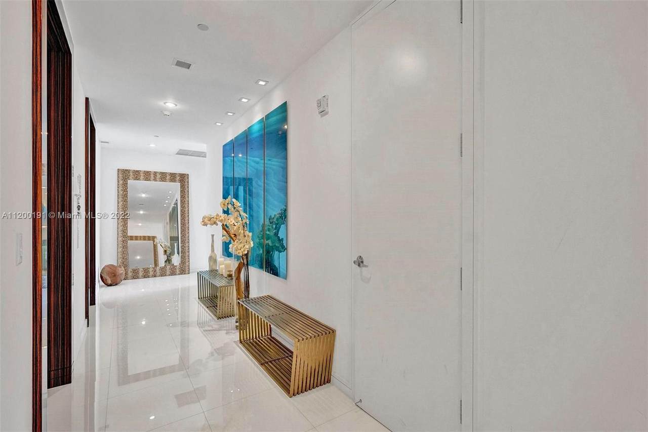 1100 Biscayne Blvd - Photo 1
