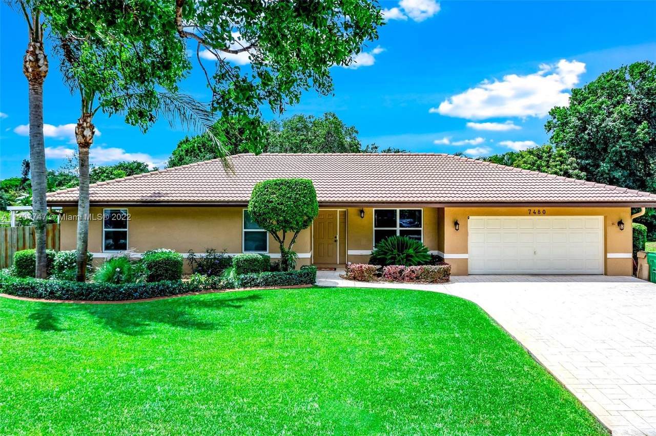 7480 37th Ct - Photo 1