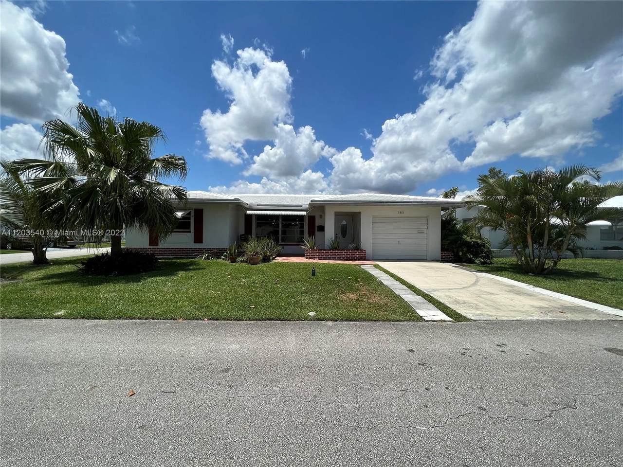 5801 82nd Ave - Photo 1