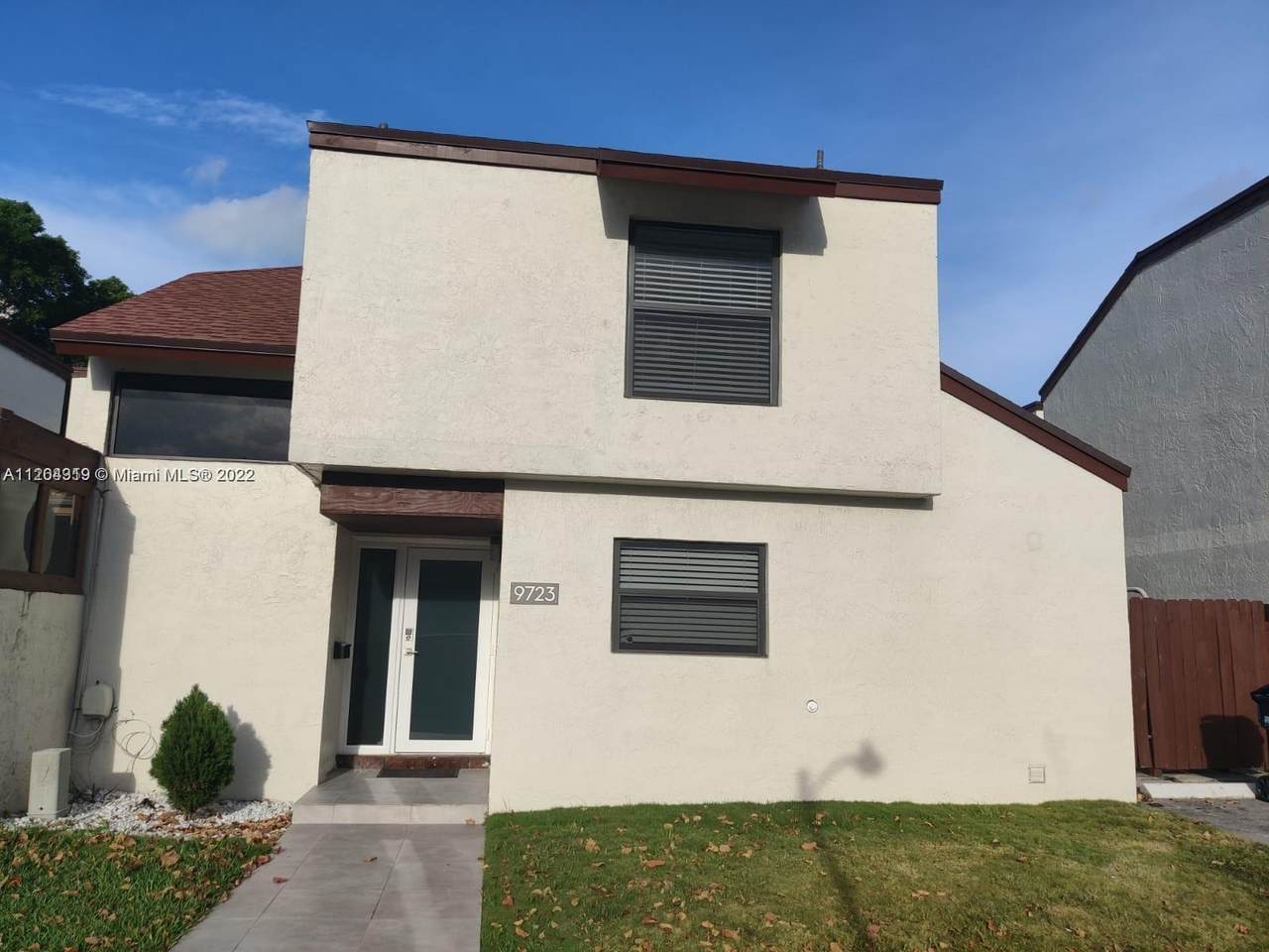 9723 6th Ln - Photo 1