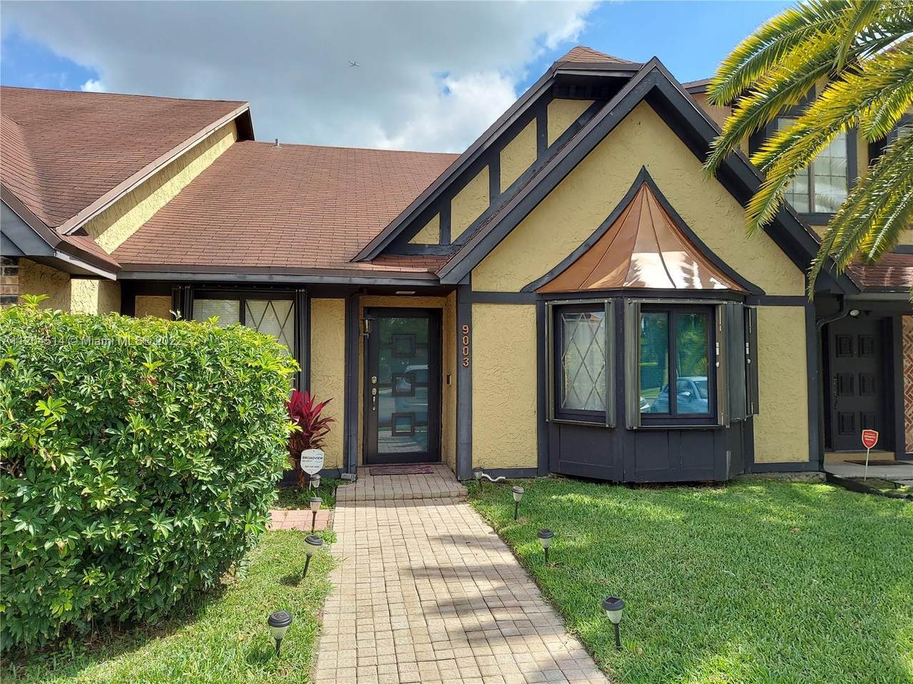9003 44th Ct - Photo 1